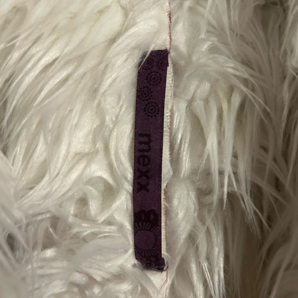 Girls Mexx Lavender penny lane Coat, Faux Fur, size 9/10, embroidered - Picture 8 of 13